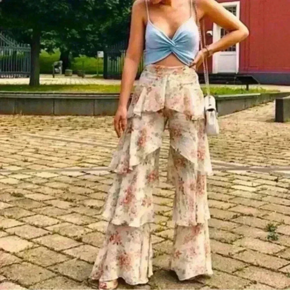 Zara Bloggers favorite Floral Print Tiered Ruffle Wide leg Pant sz XS - Picture 1 of 11